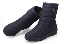 SHIDIWEI Snow Boots 2017 Brand Women Winter Boots Mother Shoes Antiskid Waterproof Flexible Women Fashion Casual Boots Plus Size