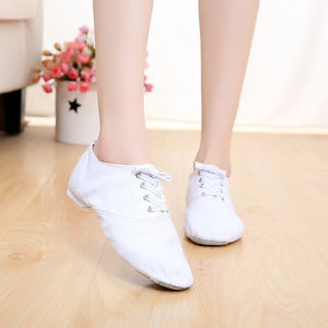 2018 New Soft Cloth Dance Jazz Shoes Ballet Shoes for Men Women Children White Black Tan Red Sport Sneakers Lace Up
